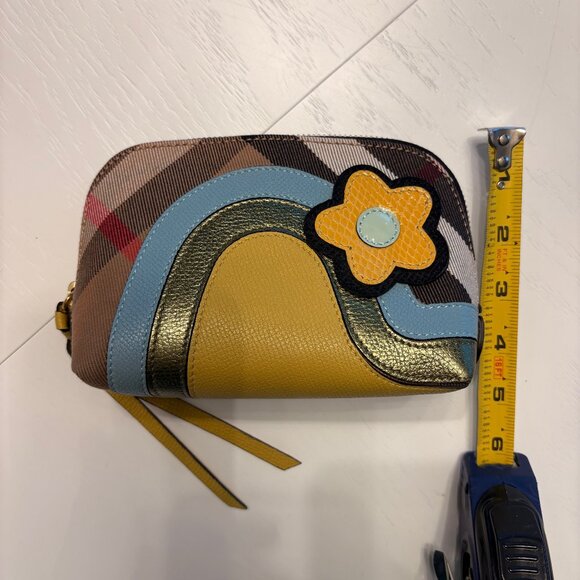 Burberry Flower Cosmetic Pouch - AUTHENTIC, RARE, EXCELLENT CONDITION - Picture 6 of 7